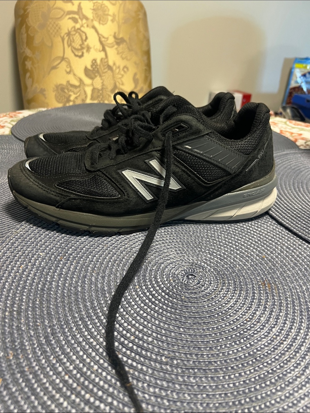 New Balance Black Sneakers with Gray Midsole